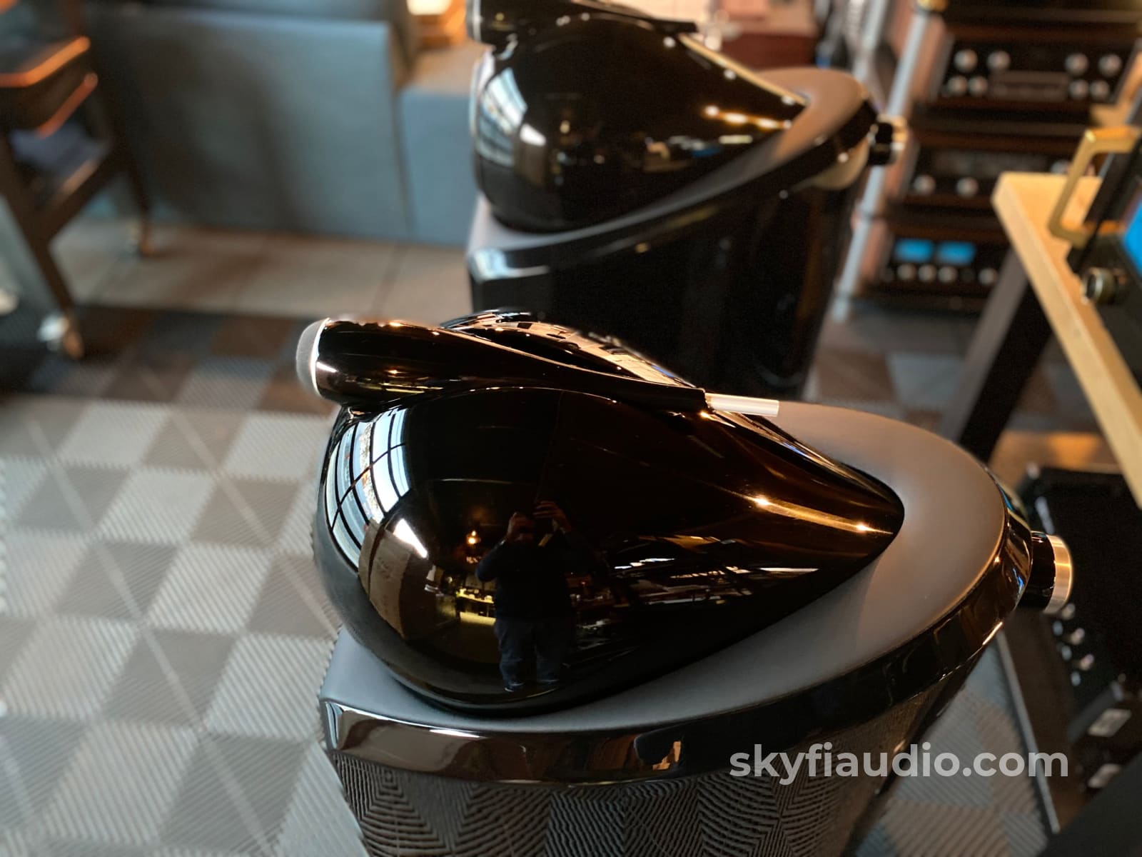 Bowers & Wilkins Nautilus 802D2 Full Range Speakers Complete