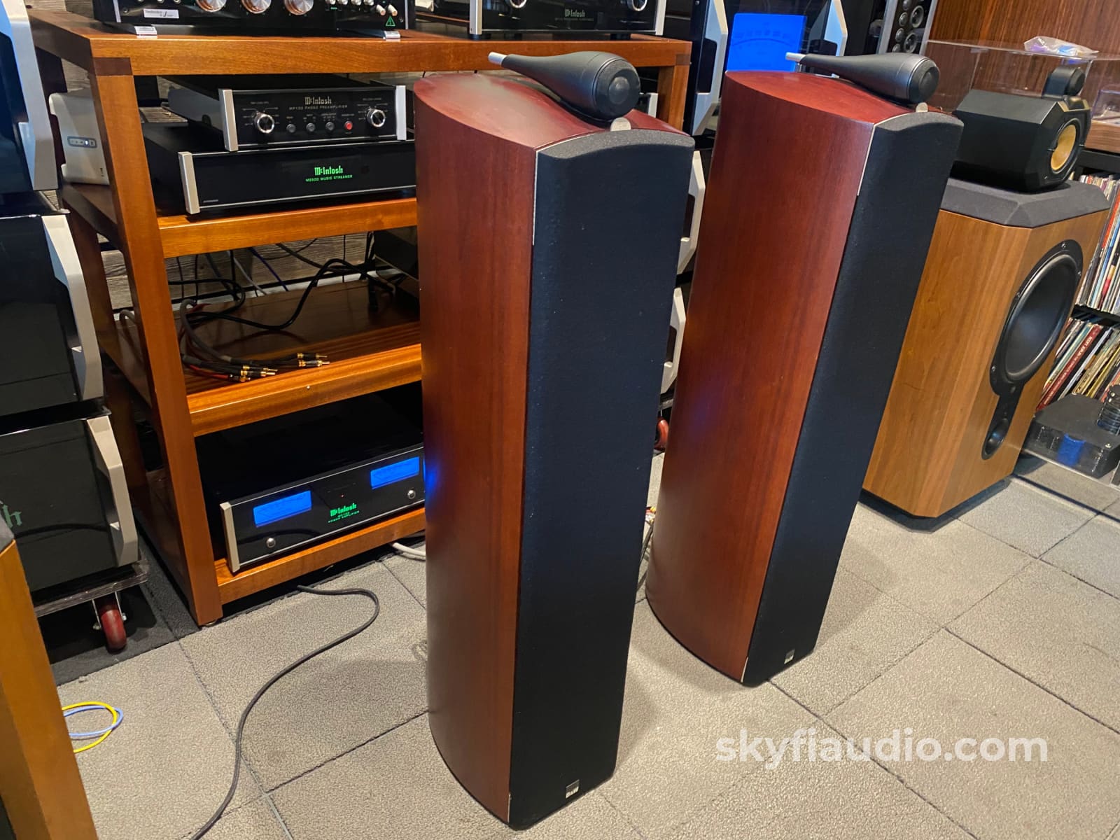 Bowers & Wilkins Nautilus 804S Floorstanding Speakers In Rosenut