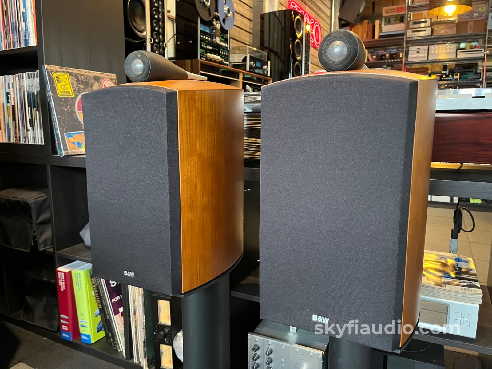 Bowers & Wilkins B&W Nautilus 805 Speakers Cherry Finish- W/ Stands - Speakers