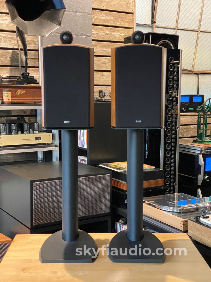 Bowers & Wilkins Nautilus 805 Speakers - Reconditioned