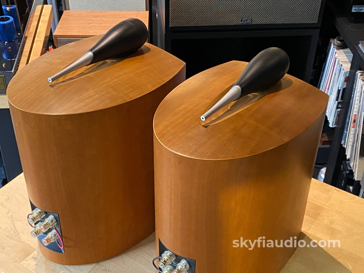 B&W Bowers & Wilkins Nautilus 805 Speakers - Reconditioned