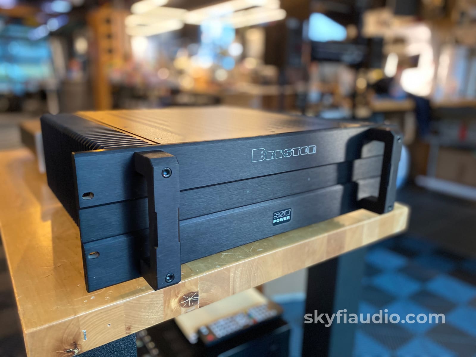Bryston 4B Sst Amplifier - Big Power