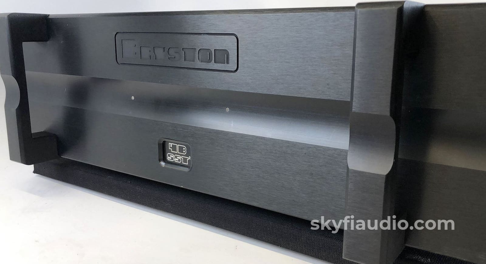 Bryston 4B-Sst2 Amplifier - Barely Used And Complete
