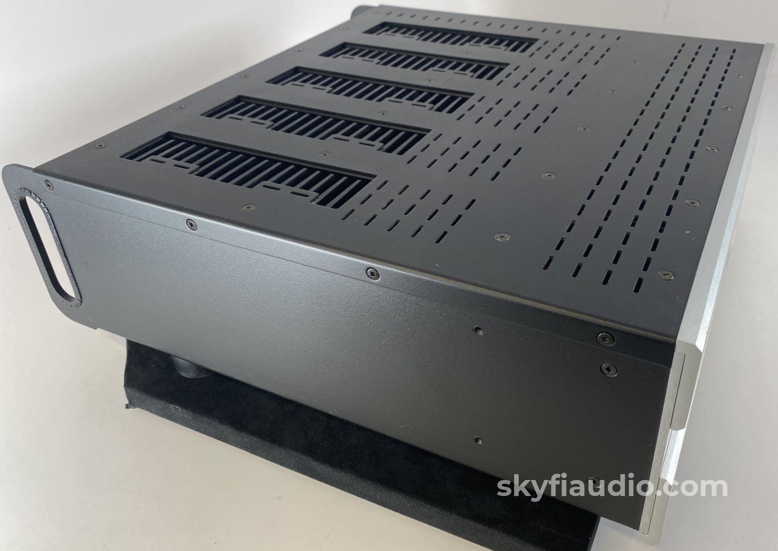 Bryston 9Bsst Home Theater Amplifier - 200W X 5