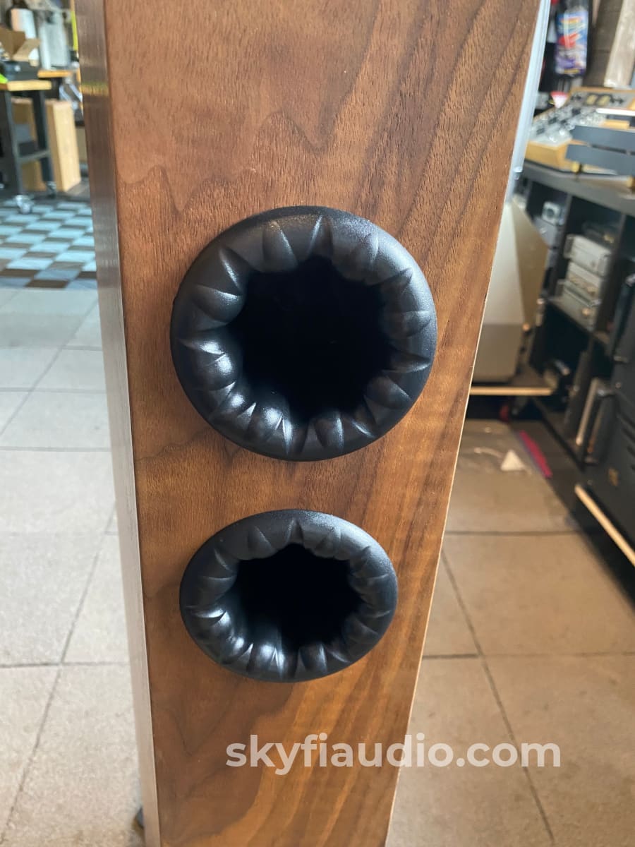 Bryston Middle T 3-Way Loudspeaker - Made In Canada Speakers