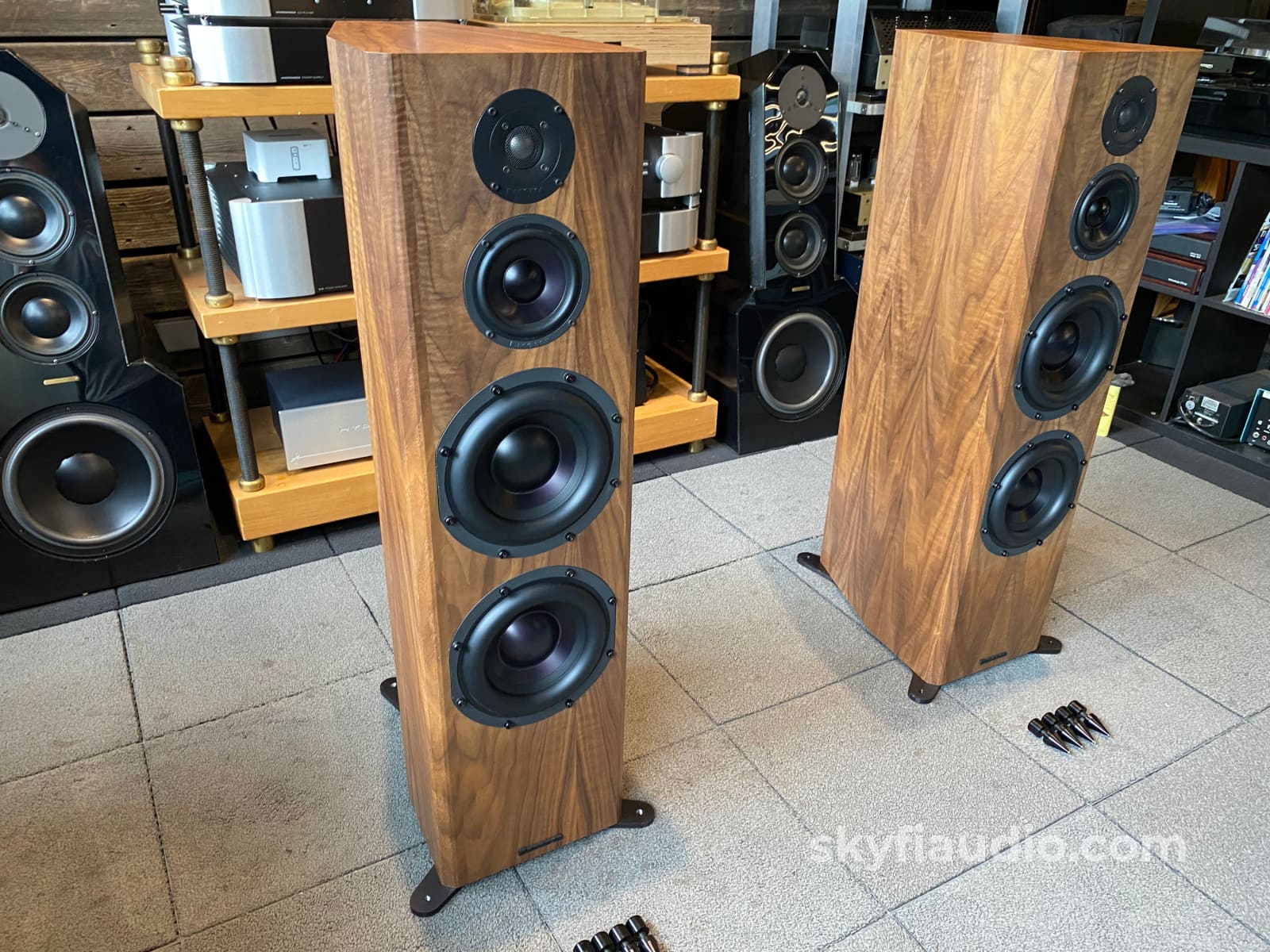 Bryston Middle T 3-Way Loudspeaker - Made In Canada Speakers