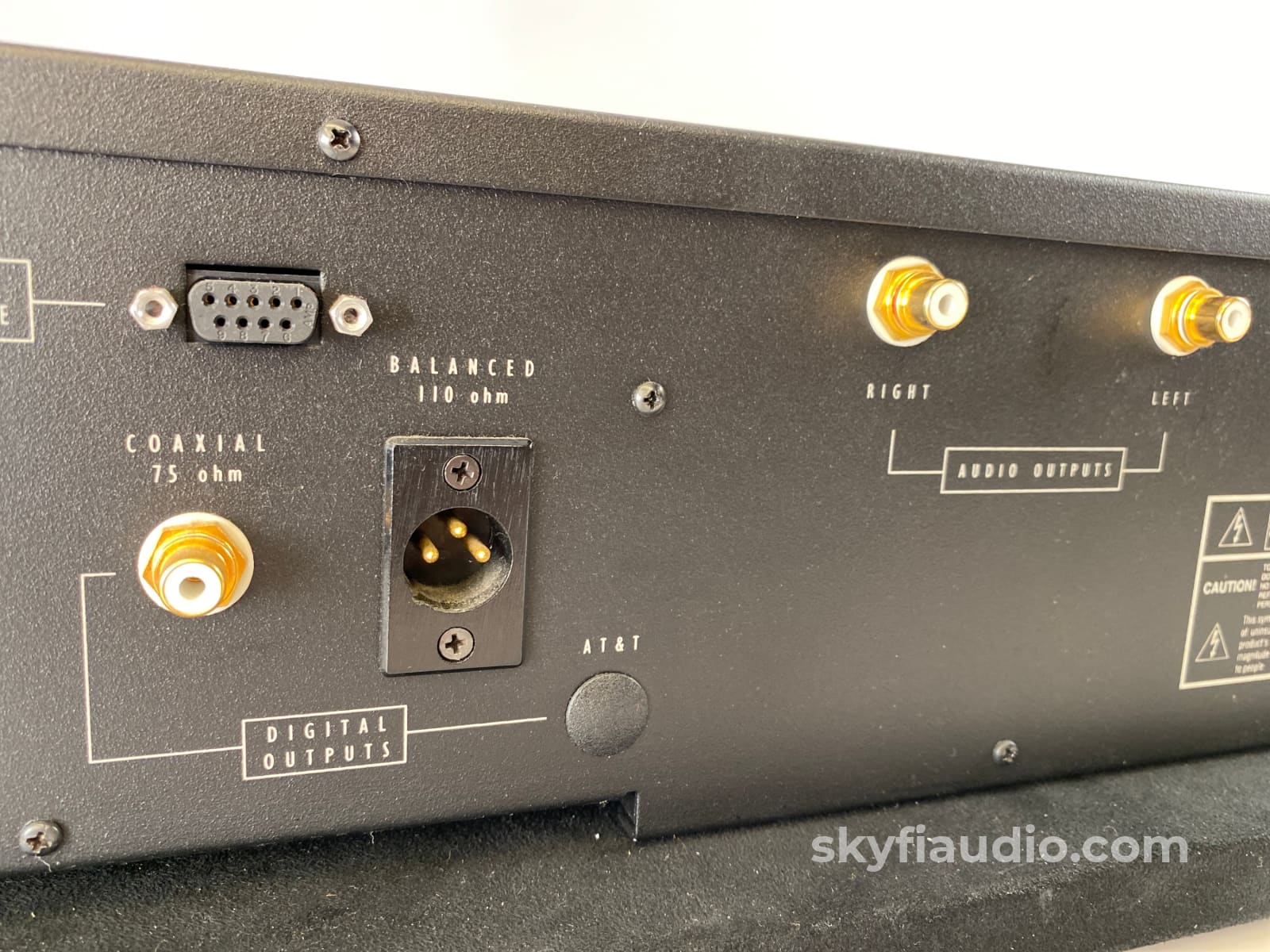 Cal (California Audio Labs) Cl-10 Cd Changer 20-Bit + Hdcd Capable Digital