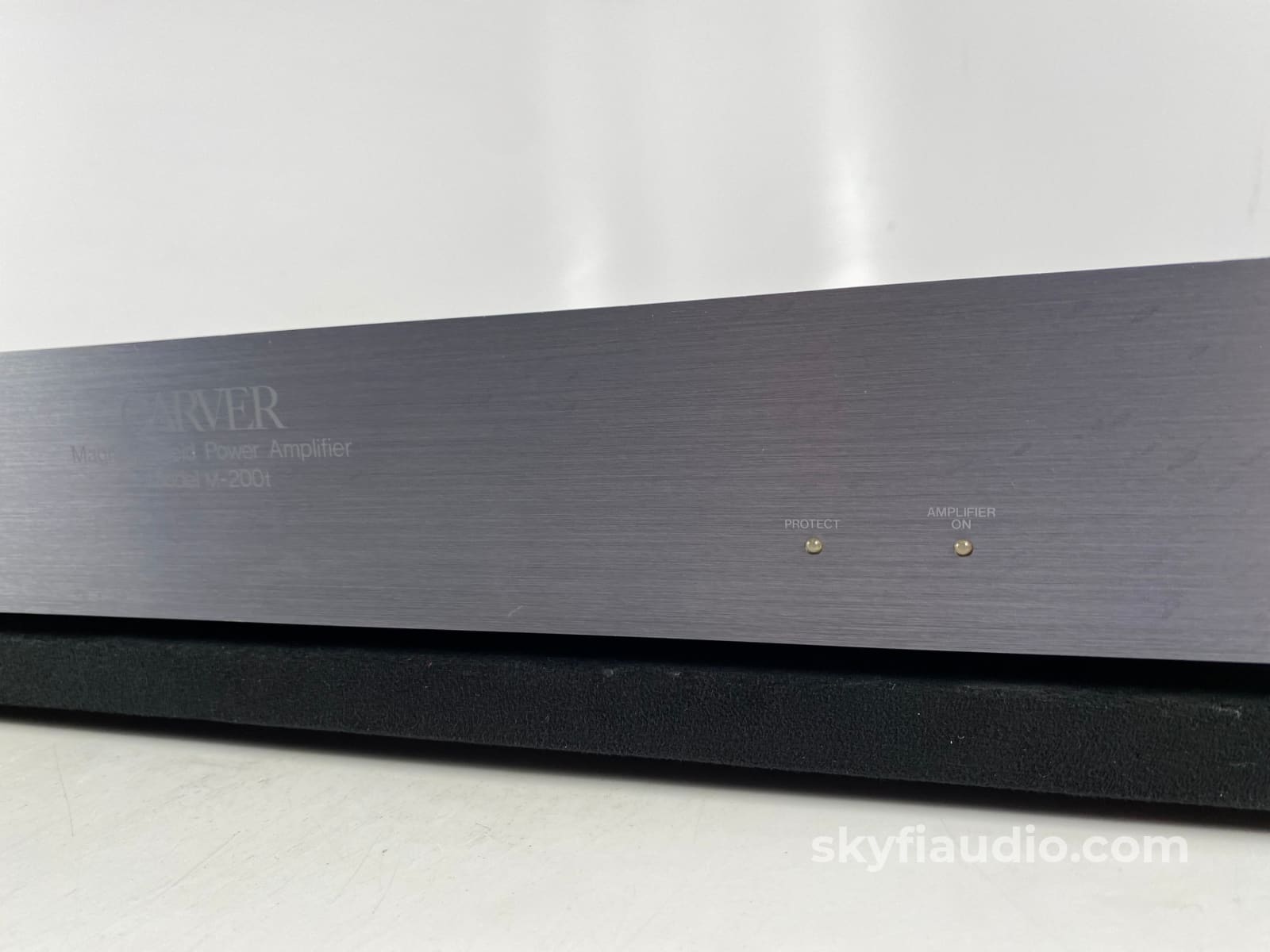 Carver M-200T Magnetic Field Power Stereo Amplifier