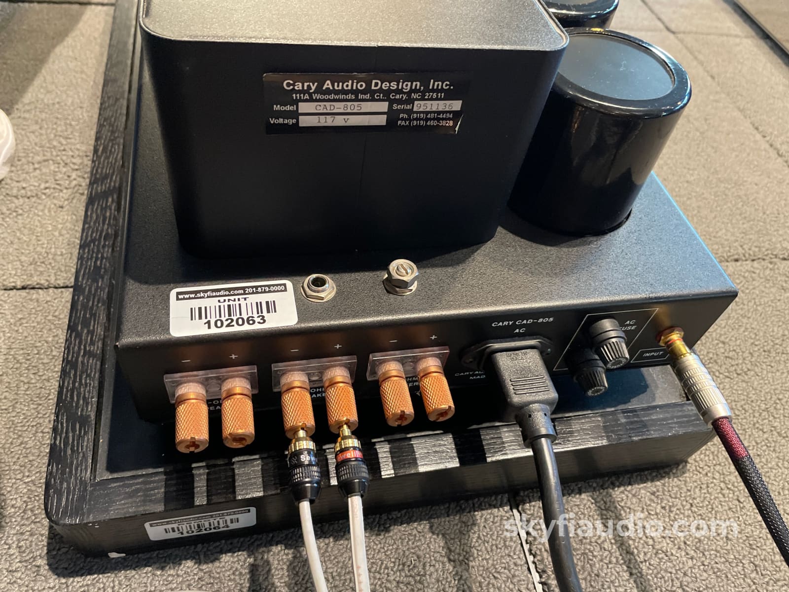 Cary Audio Design Cad-805 - Single-Ended Tube Monoblock Amplifiers With Matching Stands Amplifier