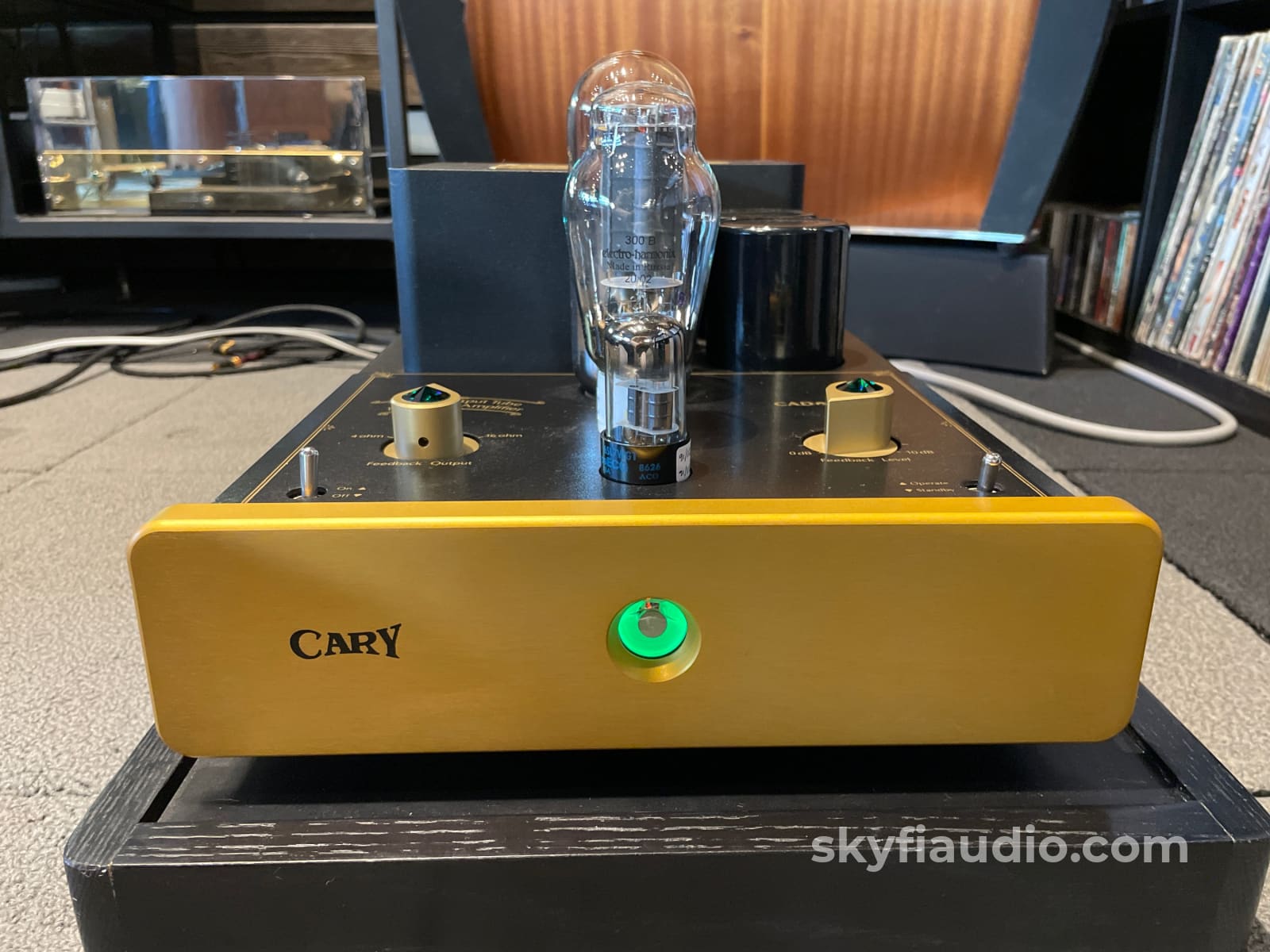Cary Audio Design Cad-805 - Single-Ended Tube Monoblock Amplifiers With Matching Stands Amplifier