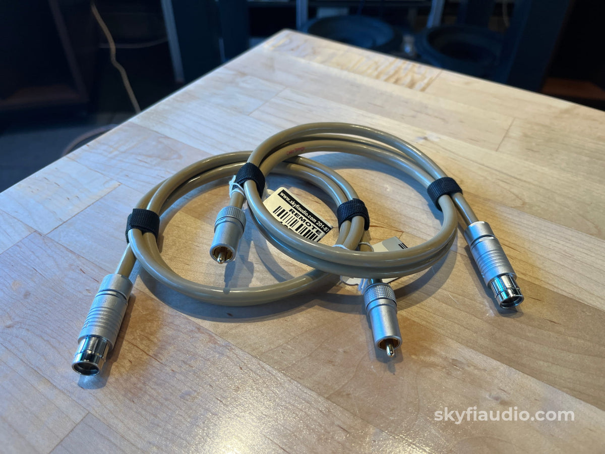 Cello Strings Fischer To RCA Audio Interconnects (Pair) - 41’’ Cables