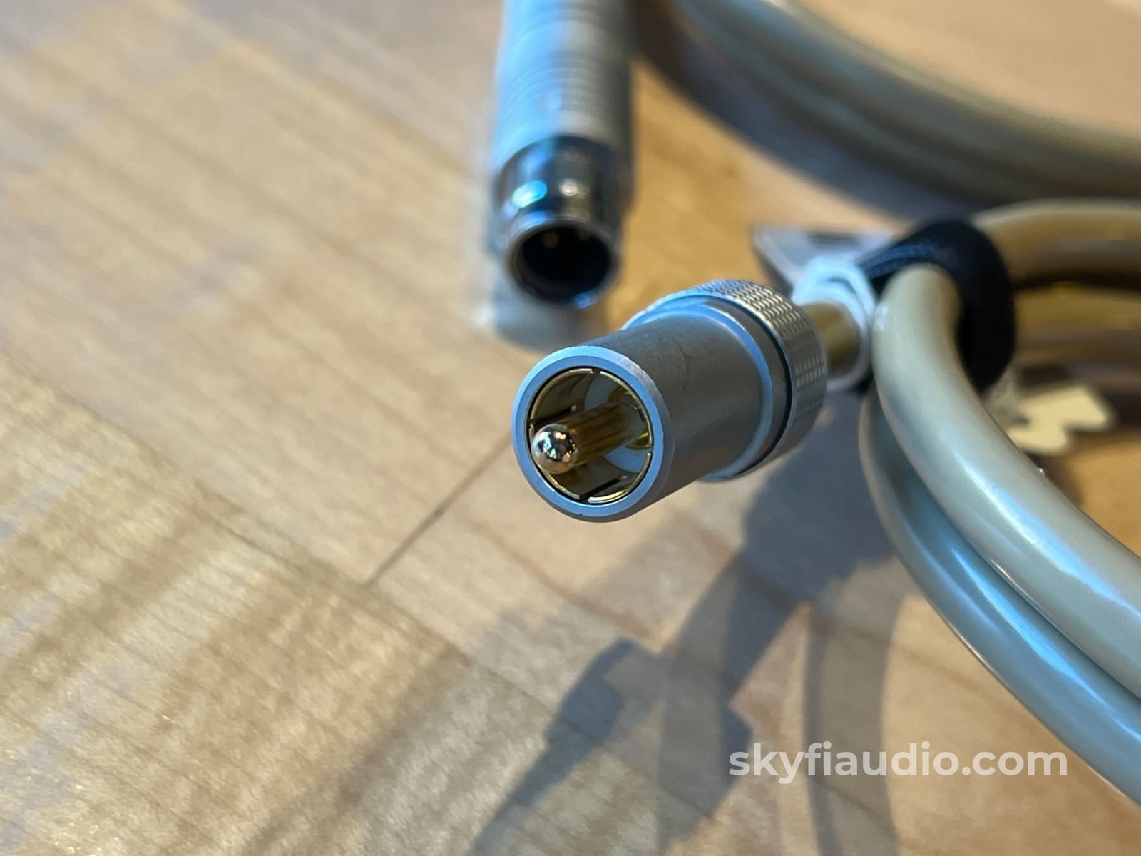 Cello Strings Fischer To RCA Audio Interconnects (Pair) - 41’’ Cables