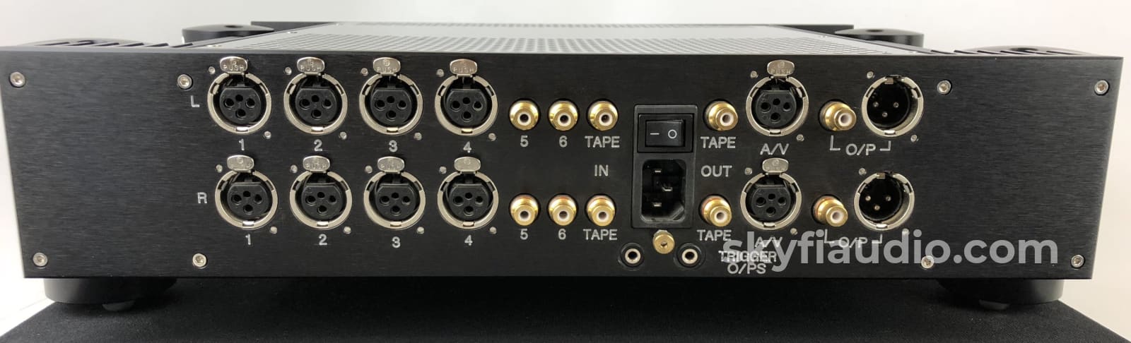 Chord Cpa 3000 Seven Input Balanced Signature Preamp - 100V-270V Preamplifier