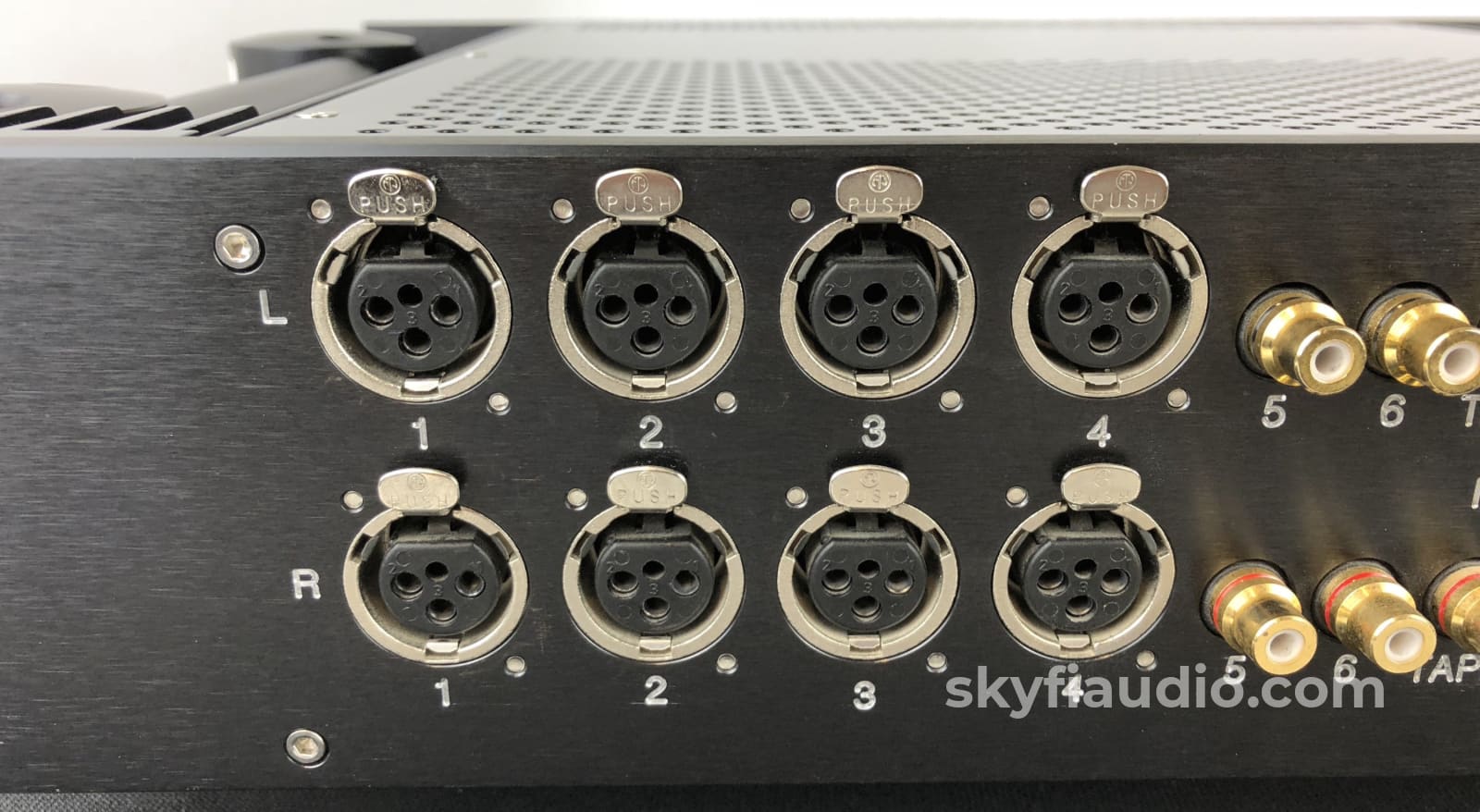 Chord Cpa 3000 Seven Input Balanced Signature Preamp - 100V-270V Preamplifier