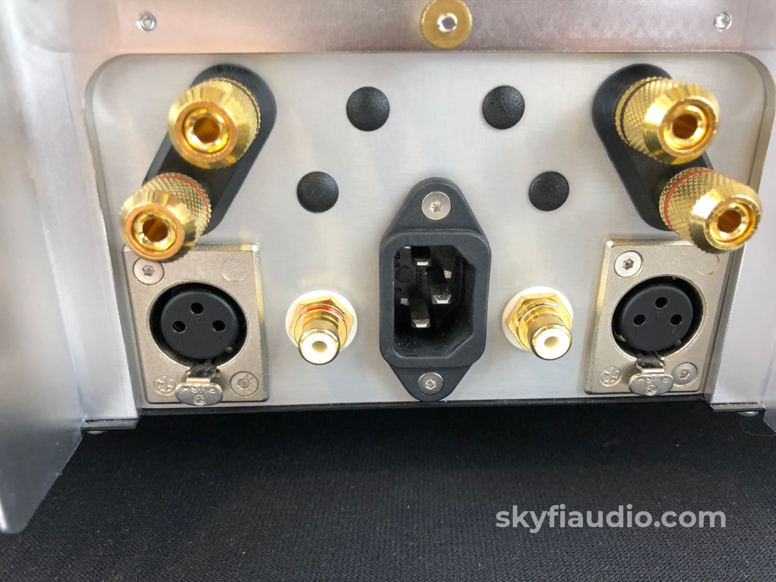 Chord Spm-1050 Solid State 200W Amplifier