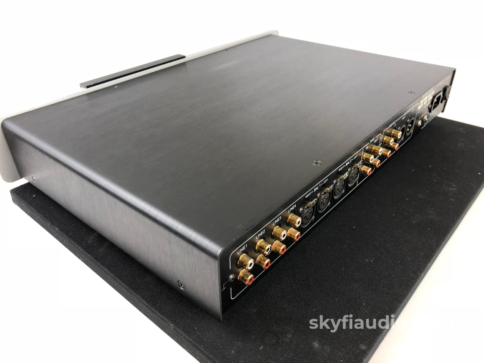 Classe Audio Cp-47.5 Solid State Analog Preamp With Remote Preamplifier