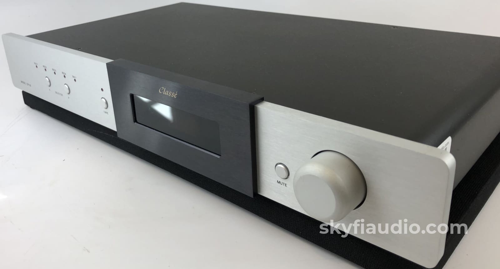 Classe Cp-35 Solid State Preamp - Complete With Box Manual And Remote Preamplifier
