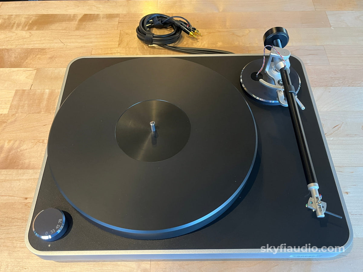 Clearaudio Concept Turntable W/ New Hana SH MKII Cartridge - Turntable