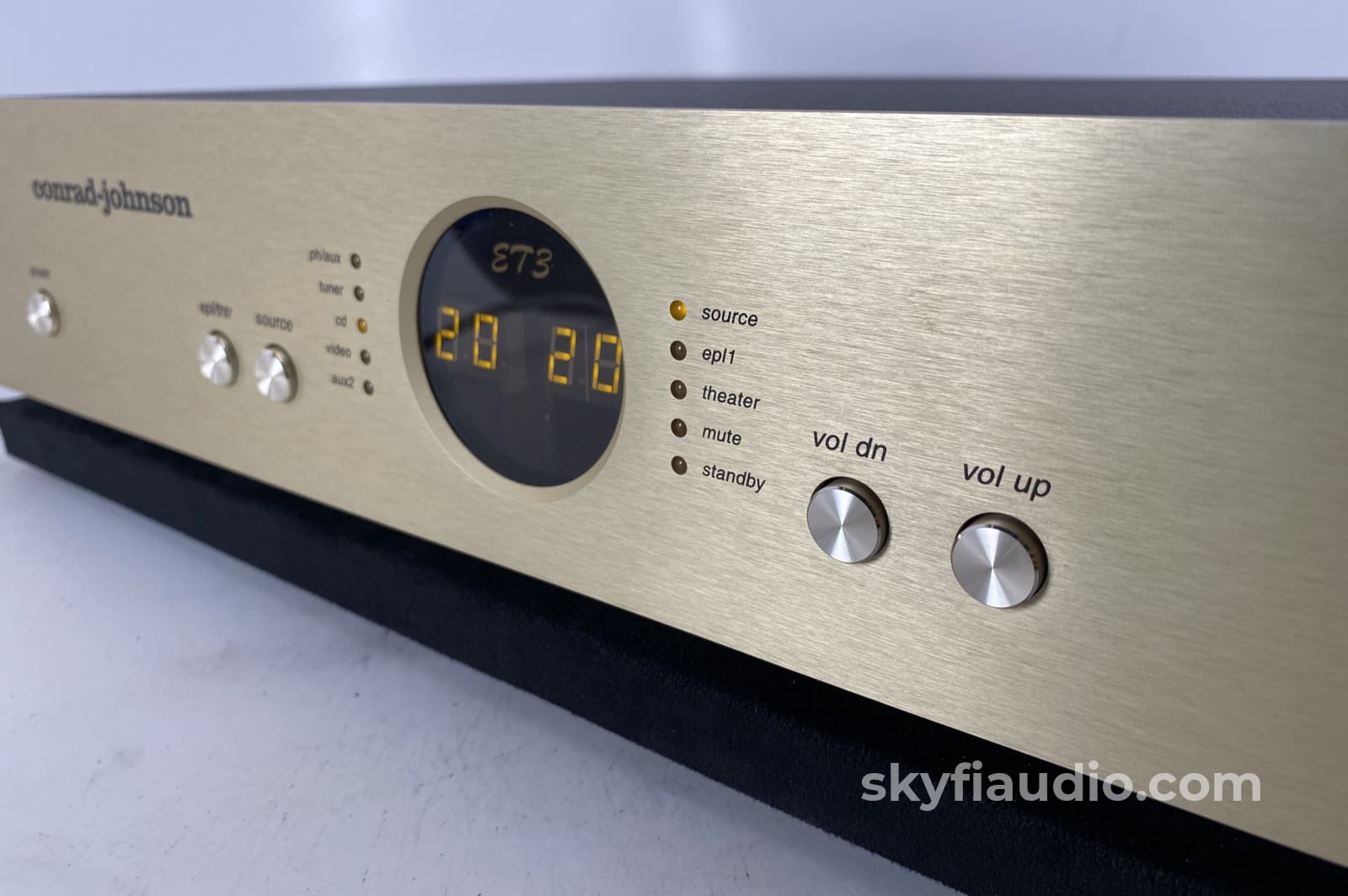 Conrad Johnson Et3 All Tube Analog Preamp With Remote Preamplifier