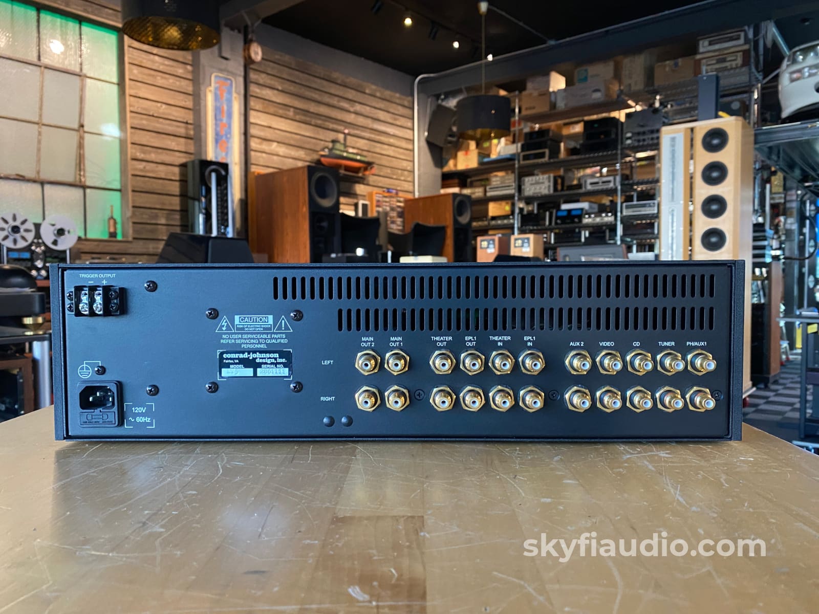 Conrad Johnson Et5 Enhanced Triode Preamplifier - Award Winning