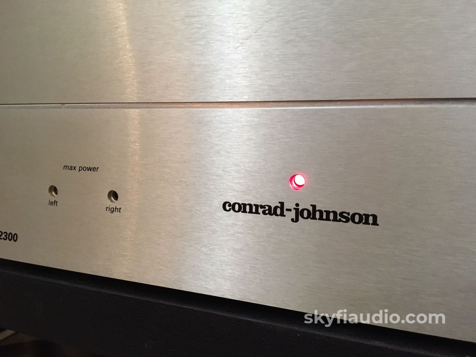 Conrad-Johnson Mf2300 Solid State Amplifier