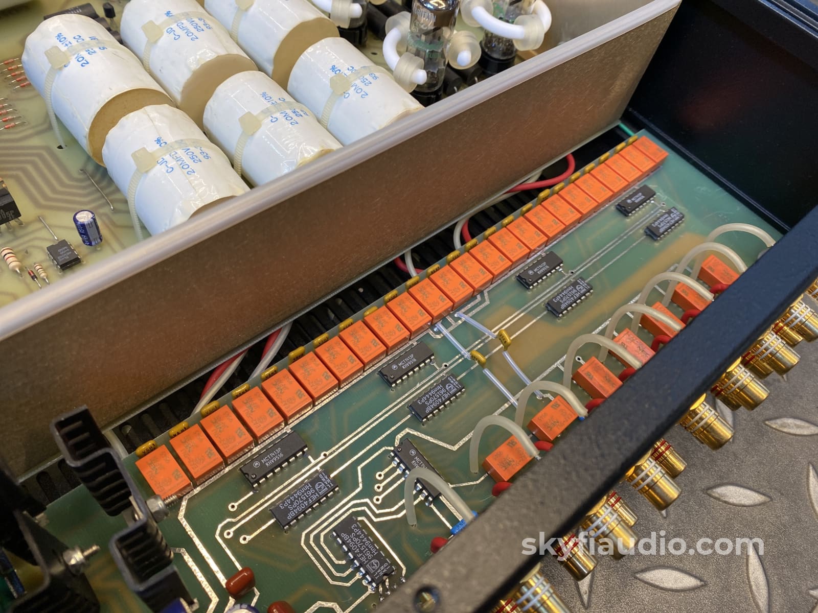 Conrad Johnson Premier Fourteen 14 Line-Stage Tube Preamp With Remote Control Preamplifier