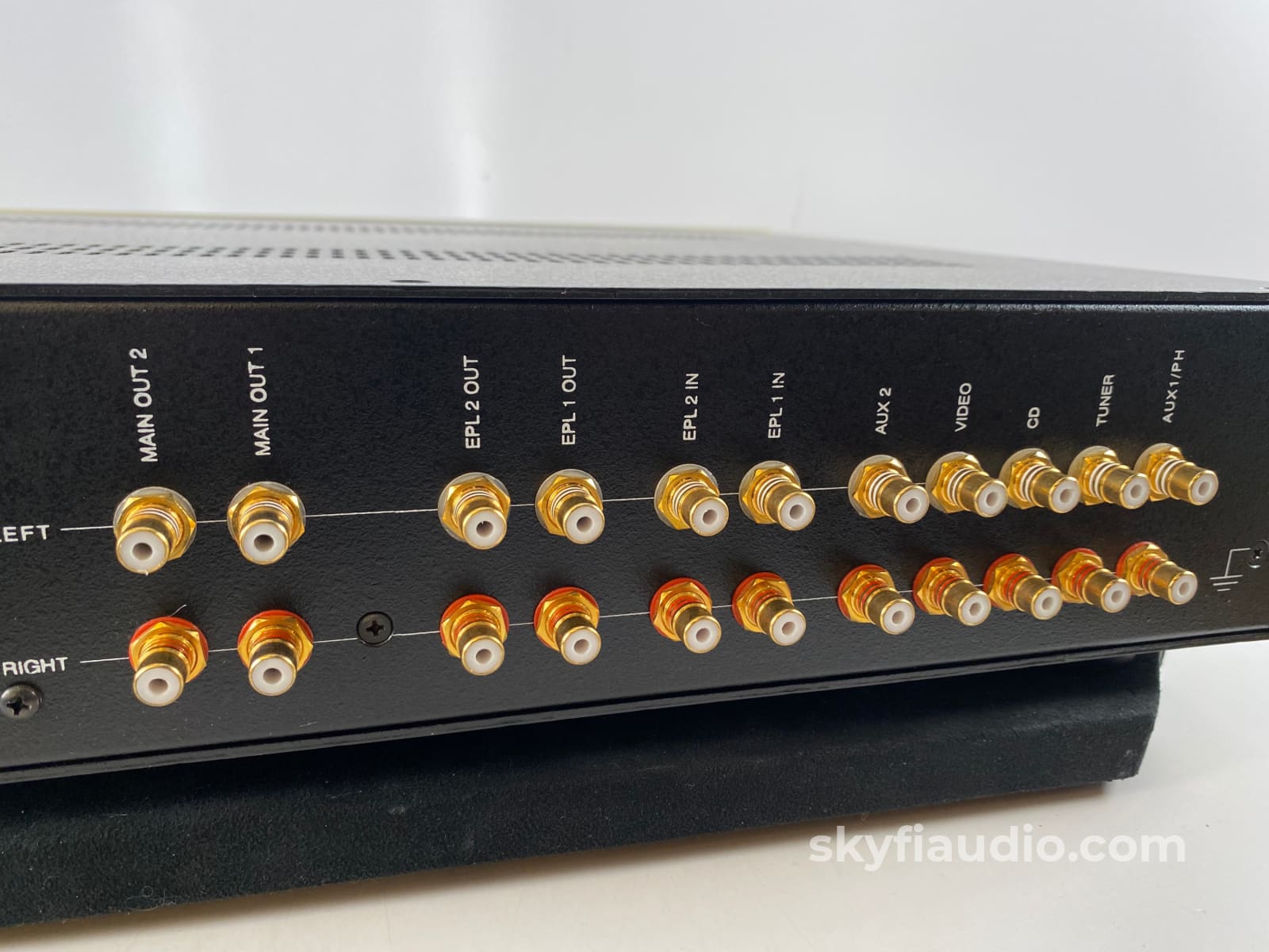 Conrad Johnson Premier Fourteen 14 Line-Stage Tube Preamp With Remote Control Preamplifier