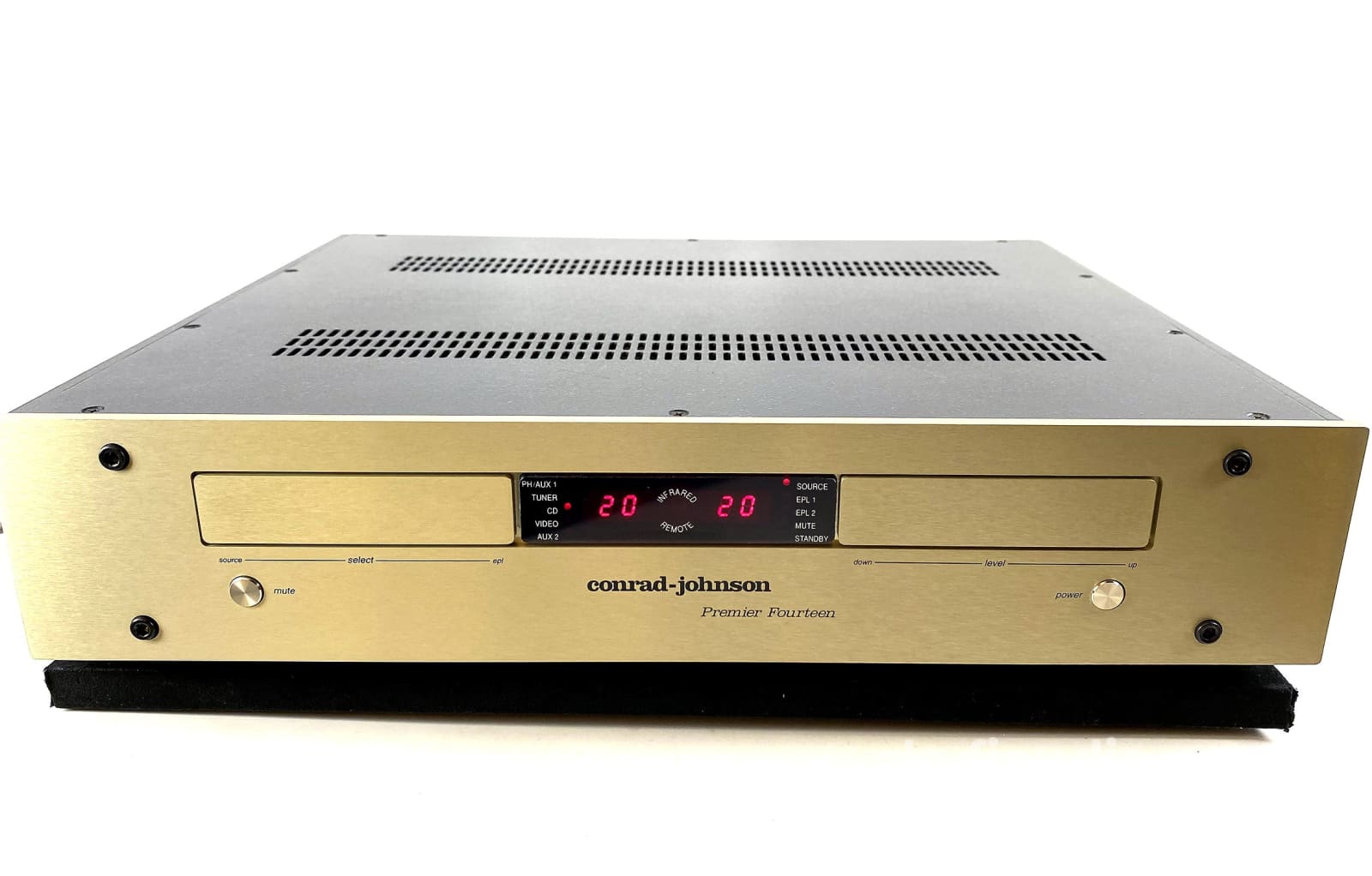 Conrad Johnson Premier Fourteen 14 Line-Stage Tube Preamp With Remote Control Preamplifier