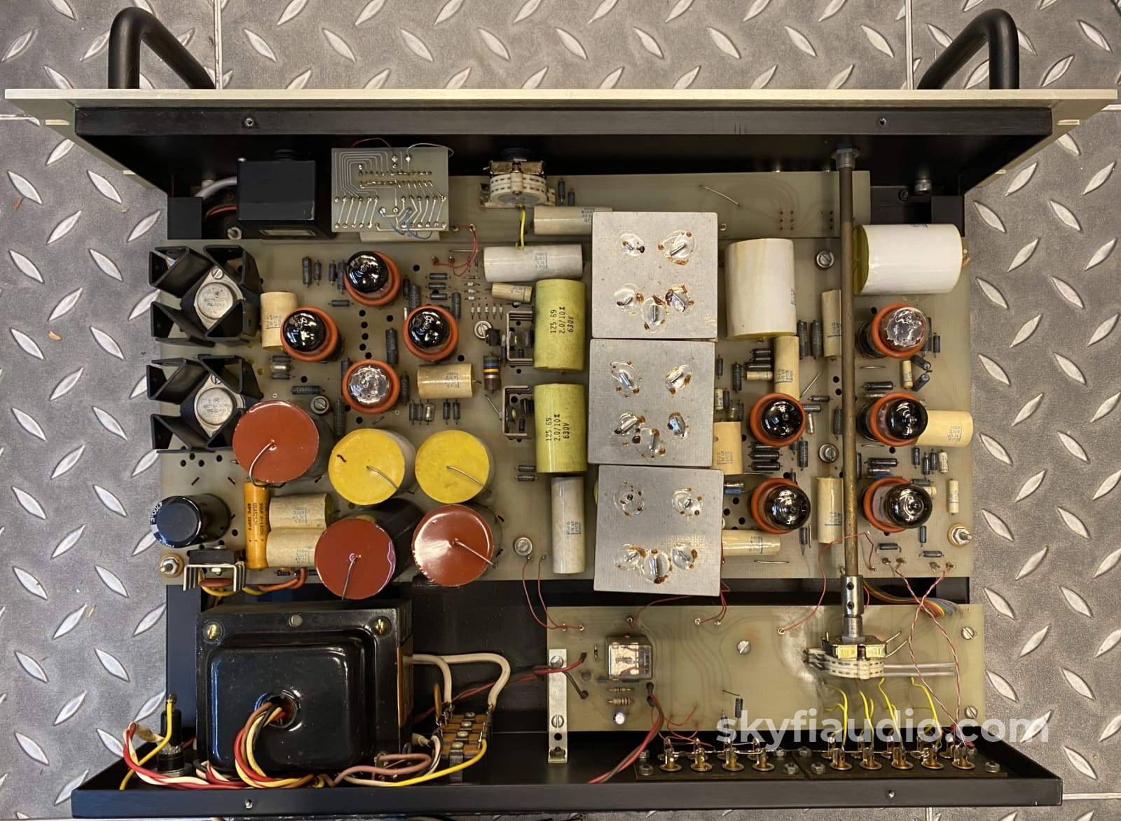 Conrad-Johnson - Premier Three Tube Preamp With Phono Stage Fully Serviced Preamplifier
