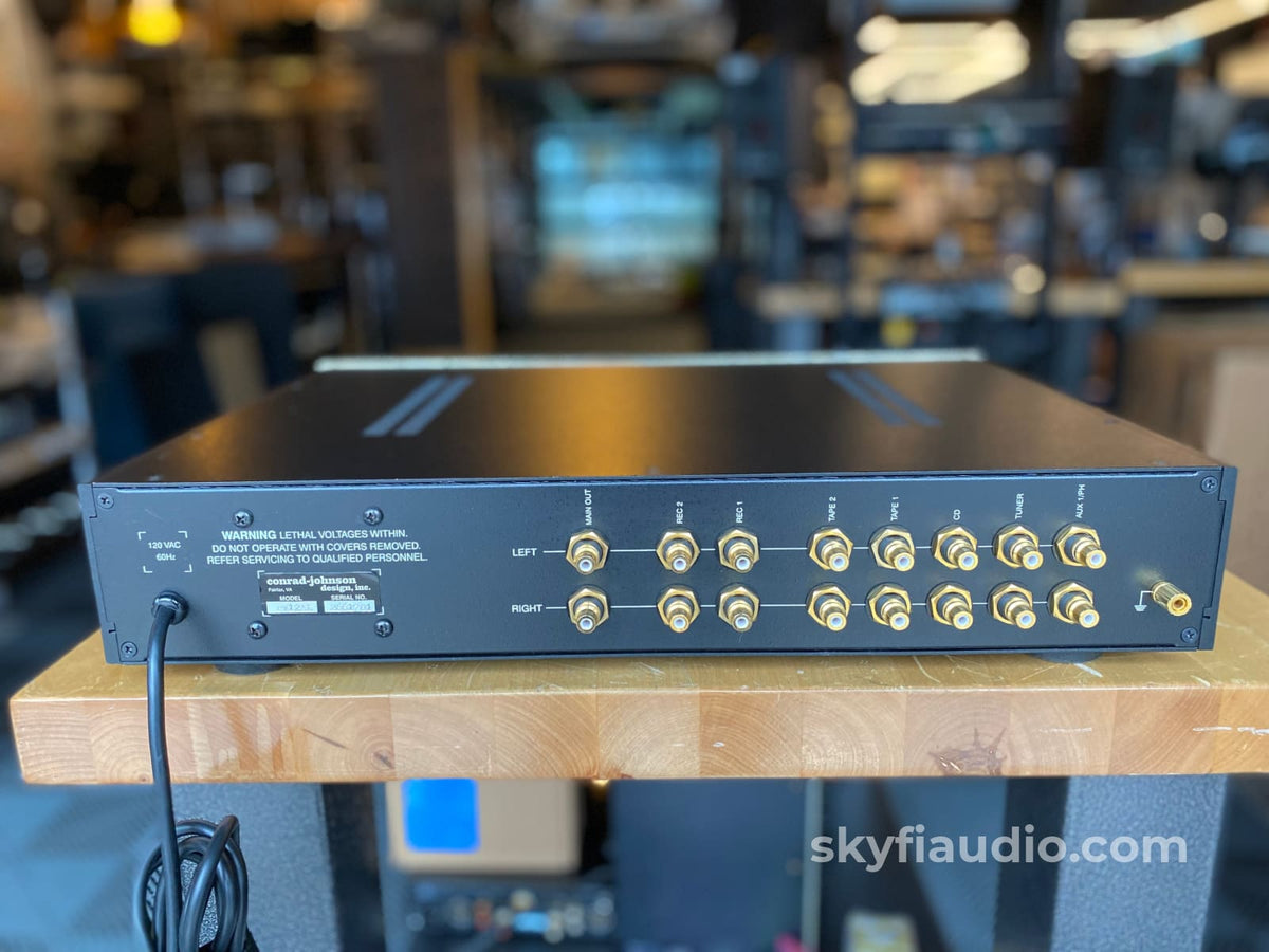 Conrad Johnson Pv12 Line Stage Tube Preamp Preamplifier