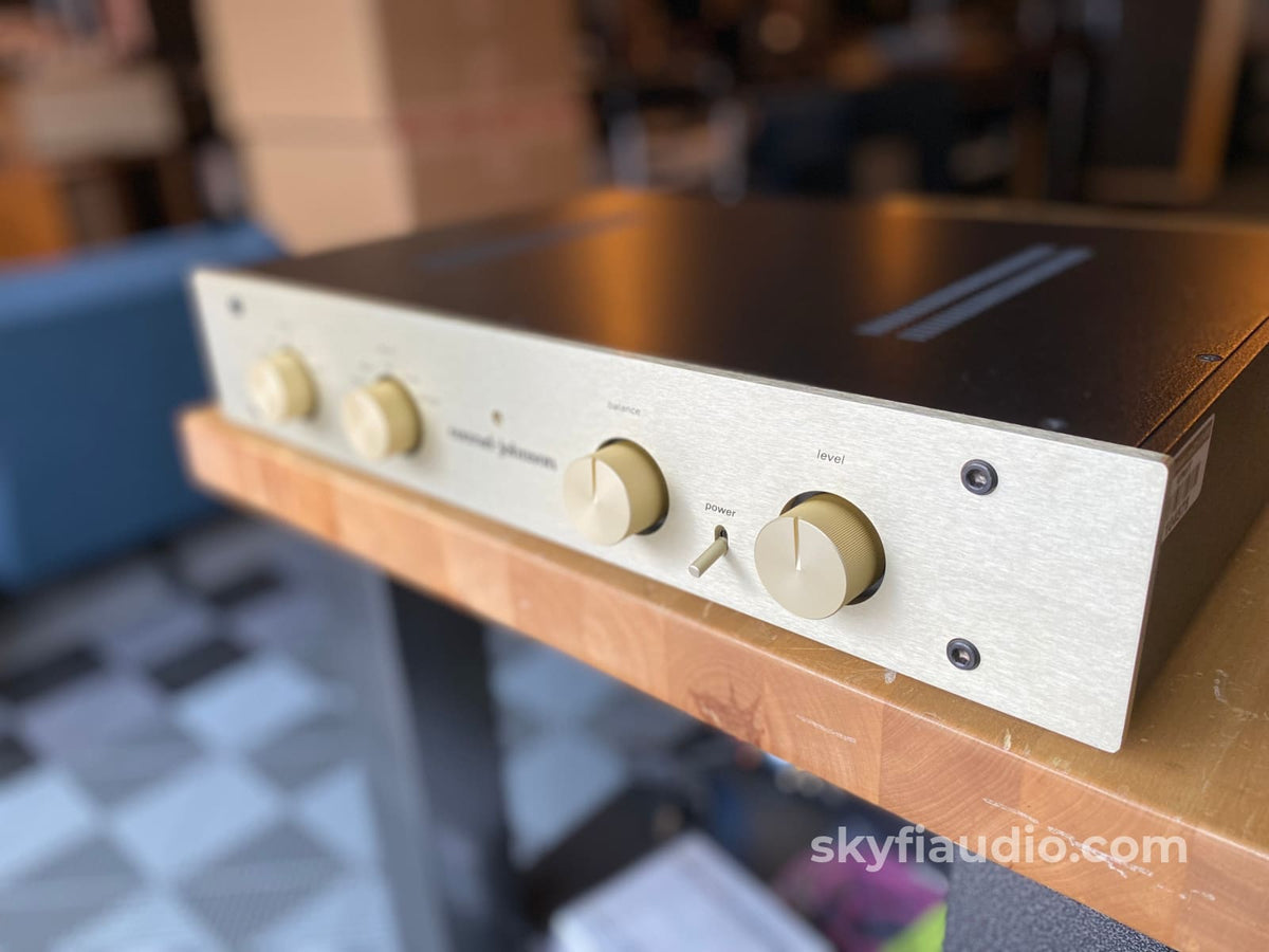 Conrad Johnson Pv12 Line Stage Tube Preamp Preamplifier