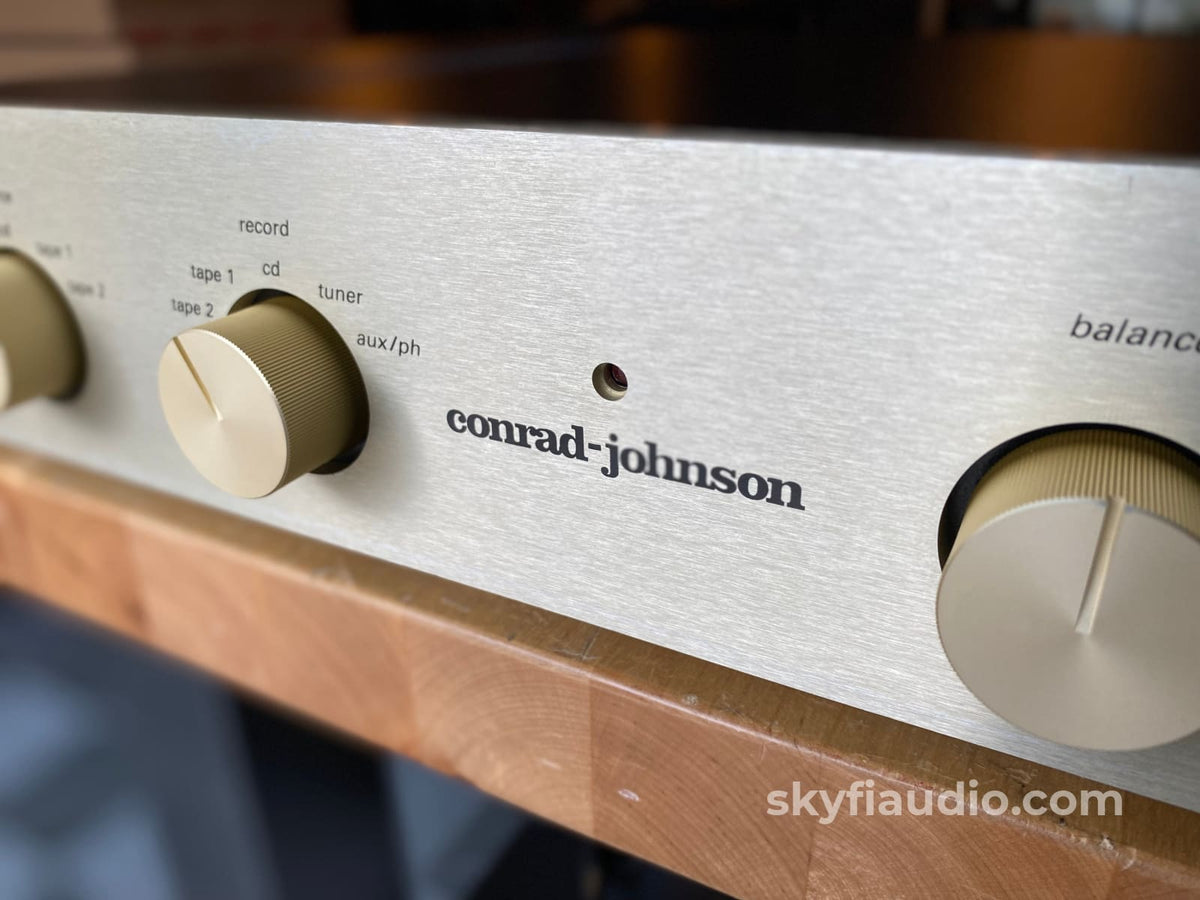 Conrad Johnson Pv12 Line Stage Tube Preamp Preamplifier