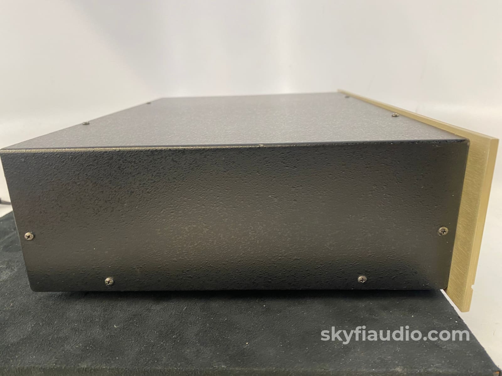 Conrad Johnson Pv10A All Tube Preamp With Phono Input Preamplifier