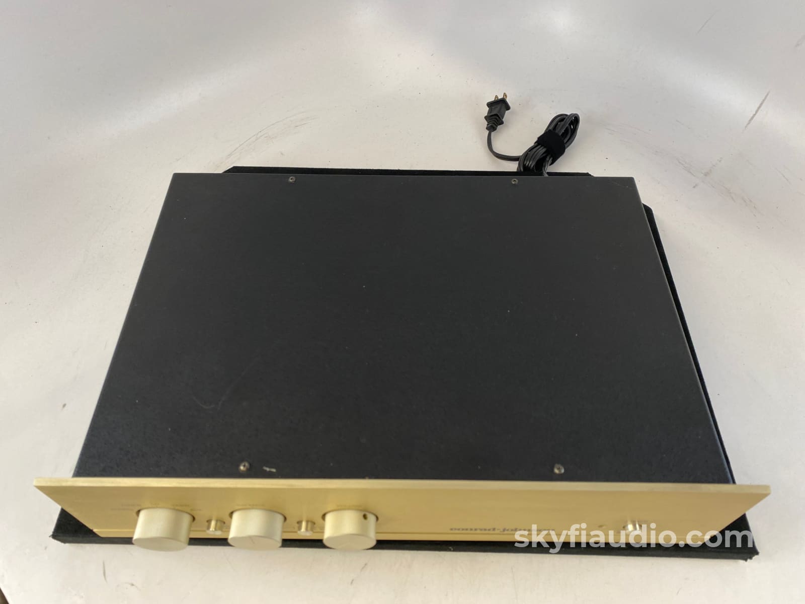 Conrad Johnson Pv10A All Tube Preamp With Phono Input Preamplifier