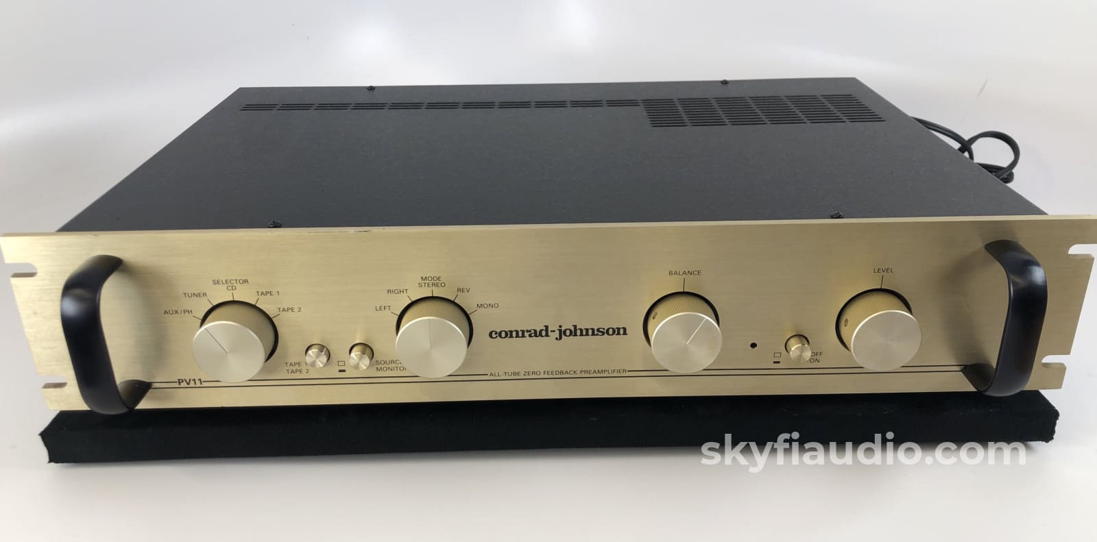 Conrad-Johnson Pv11L All Tube Line Stage Preamplifier