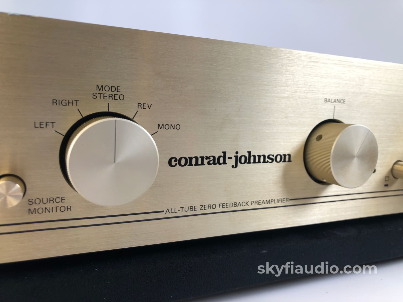 Conrad-Johnson Pv11L All Tube Line Stage Preamplifier