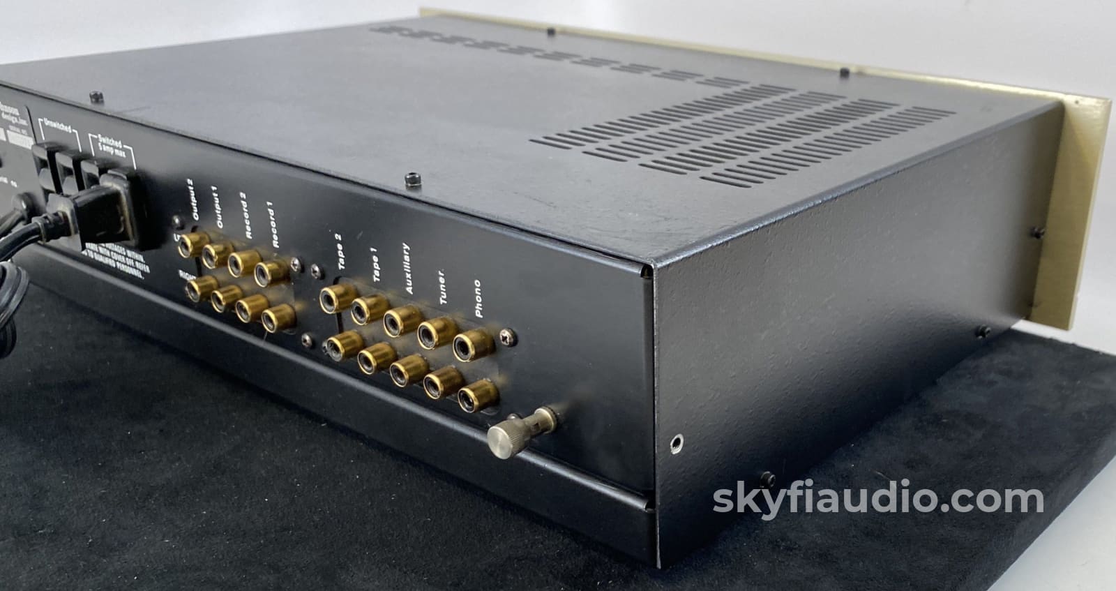 Conrad Johnson Pv5 All-Tube Preamplifier With Phono
