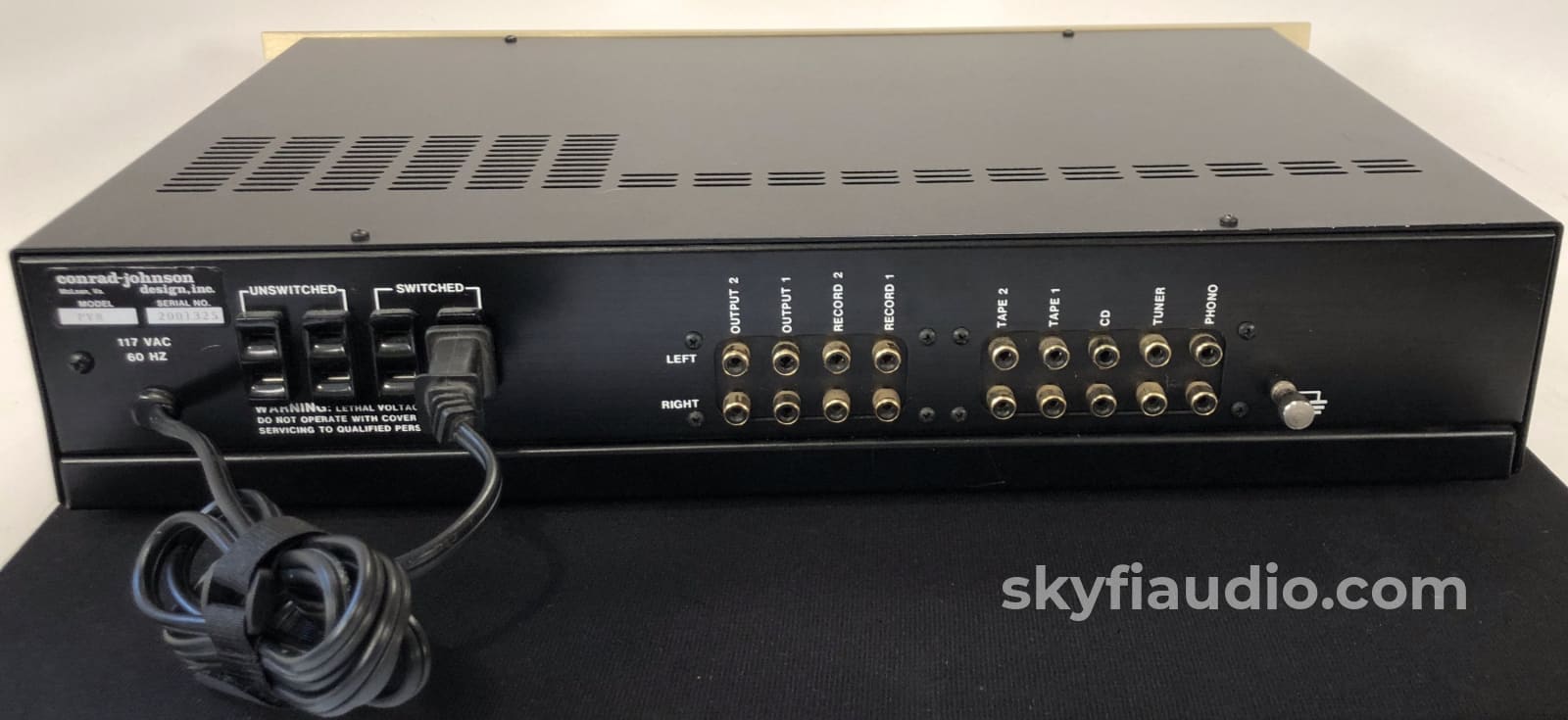 Conrad-Johnson Pv8 Tube Preamp With Phono Preamplifier