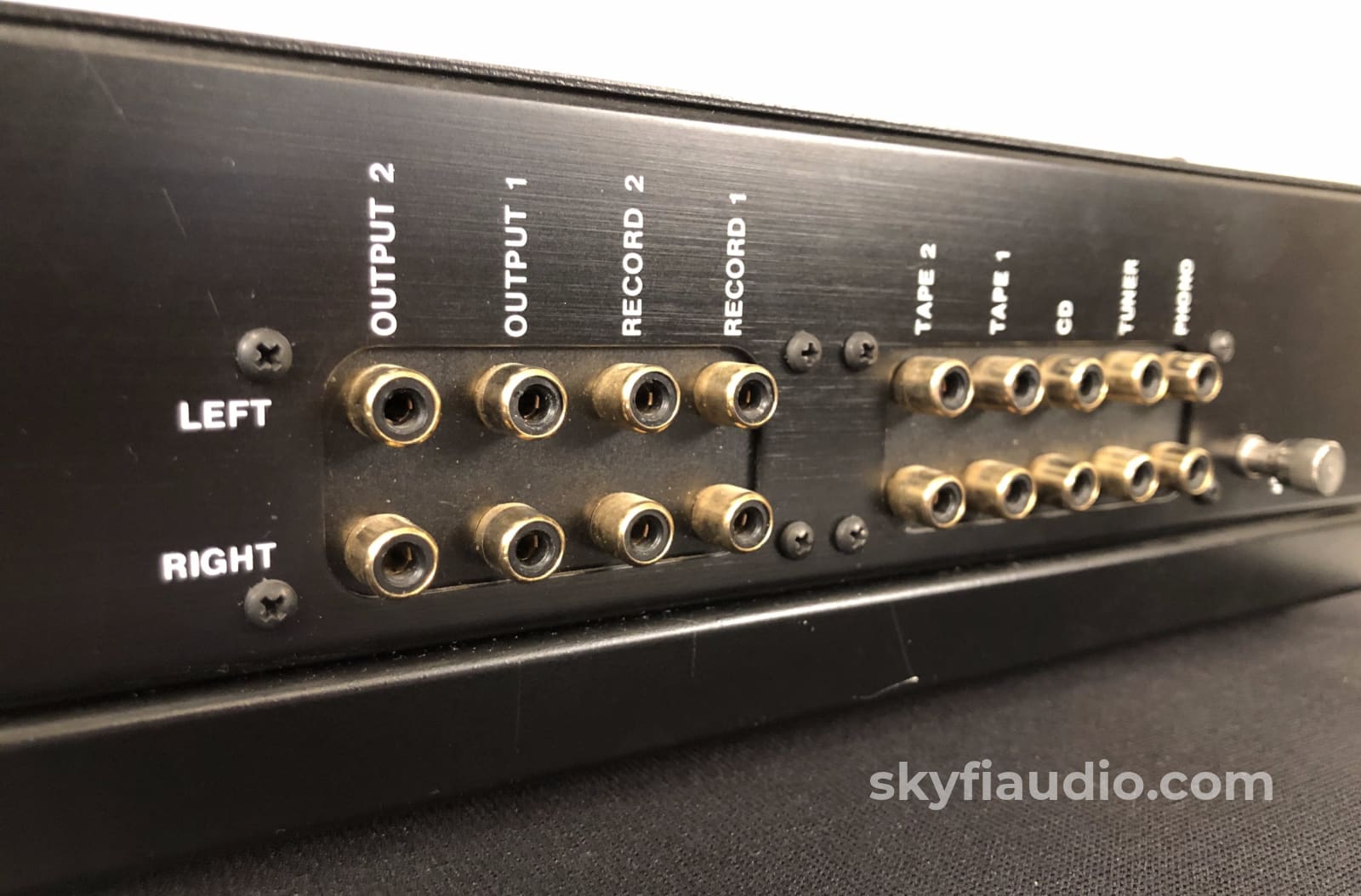 Conrad-Johnson Pv8 Tube Preamp With Phono Preamplifier