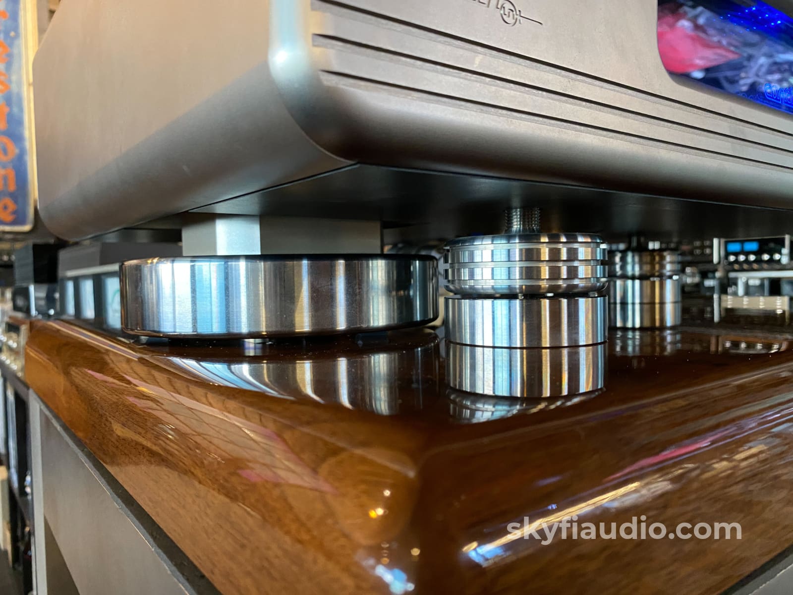 Continuum Audio Labs - Caliburn Turntable With Cobra Arm Stand And Minus K Platform