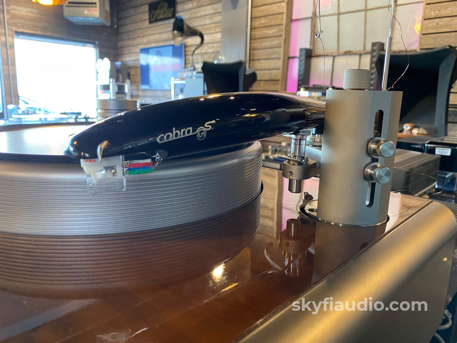 Continuum Audio Labs - Caliburn Turntable With Cobra Arm Stand And Minus K Platform