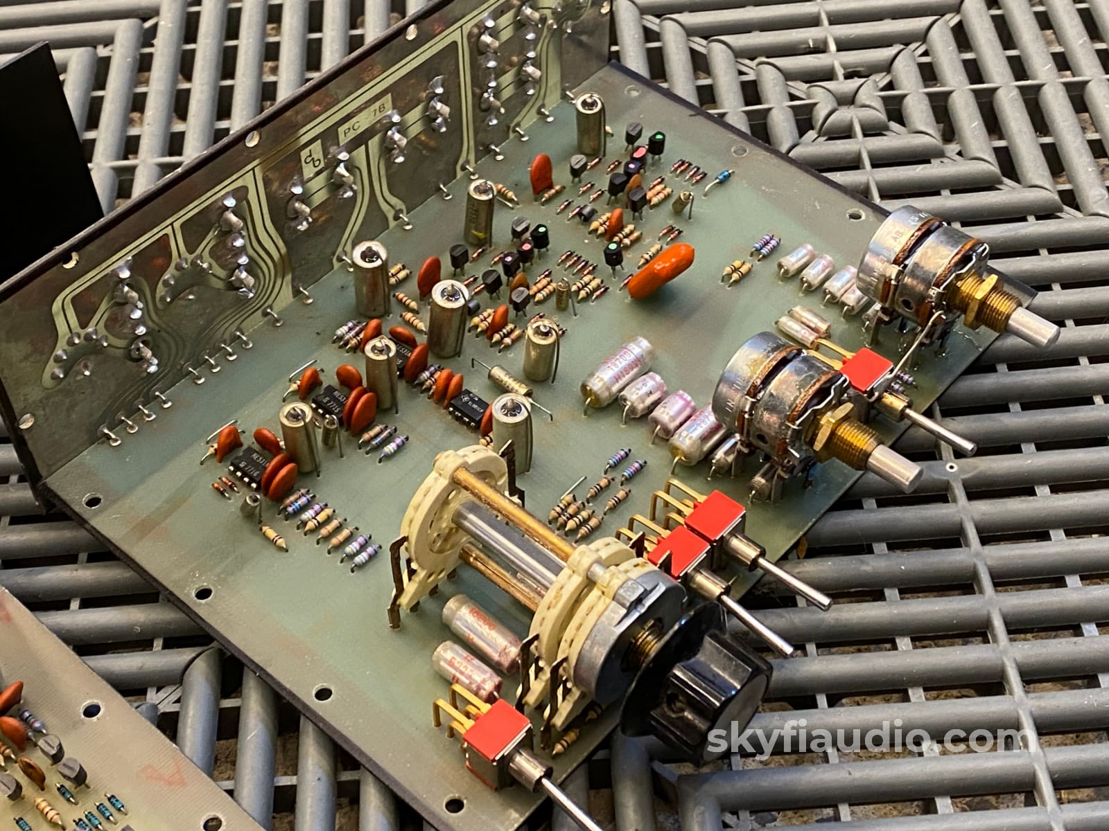 Db Systems Db-1 Db-5 Db-2 Preamp Tone Control Power Supply W/ Phono Preamplifier