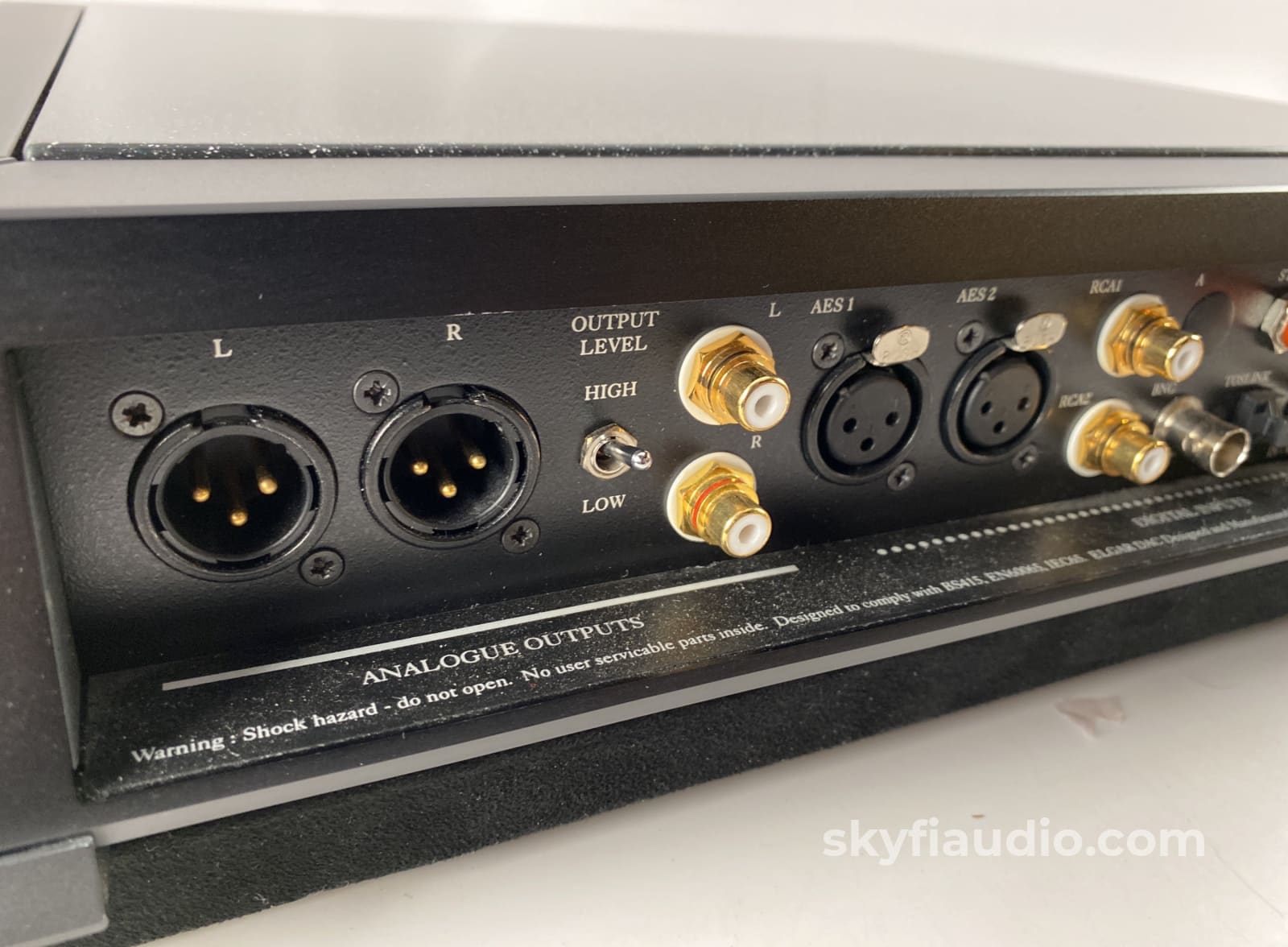 Dcs Elgar Plus Digital To Analog (D/A) Converter Cd +