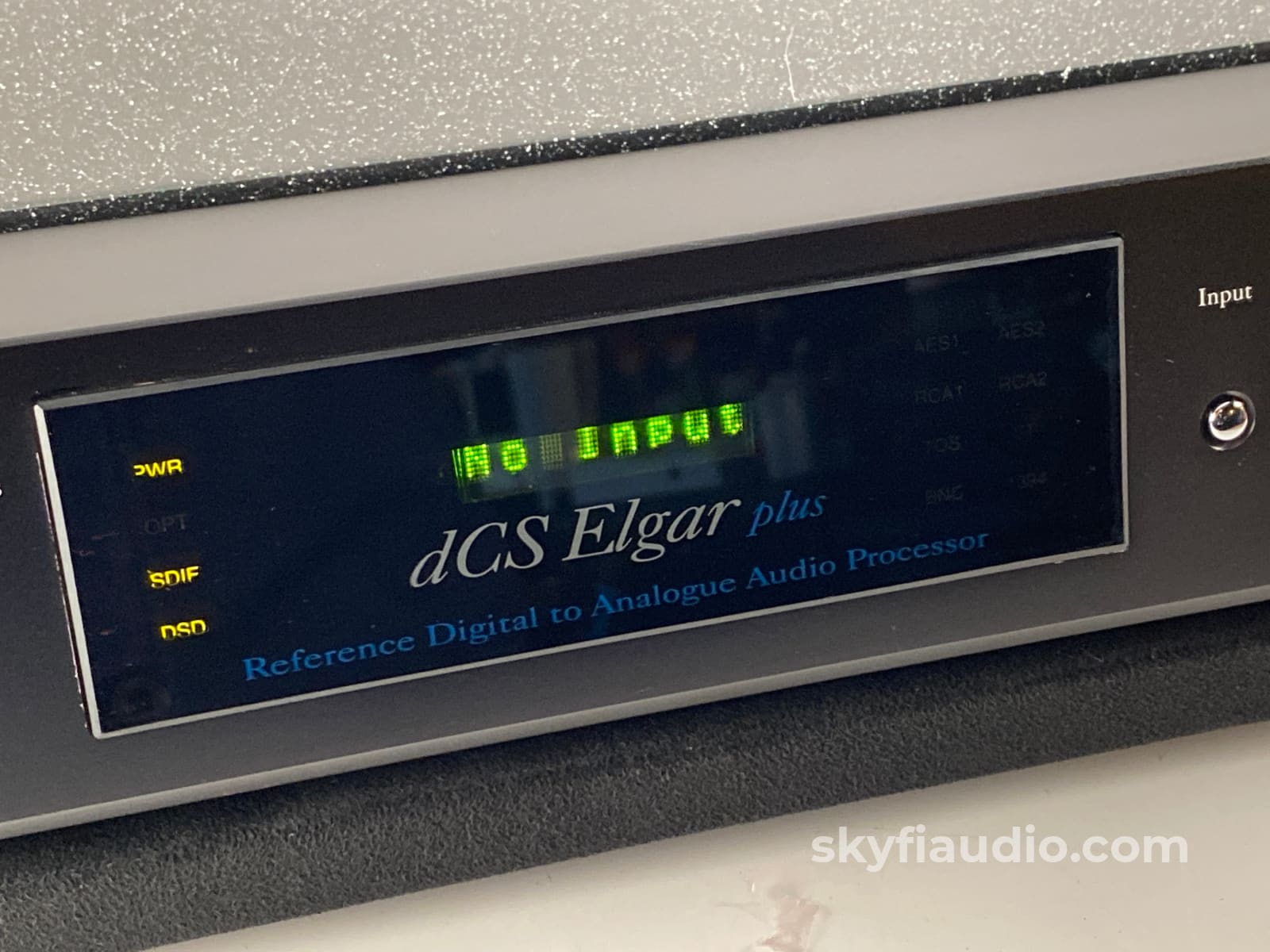 Dcs Elgar Plus Digital To Analog (D/A) Converter Cd +