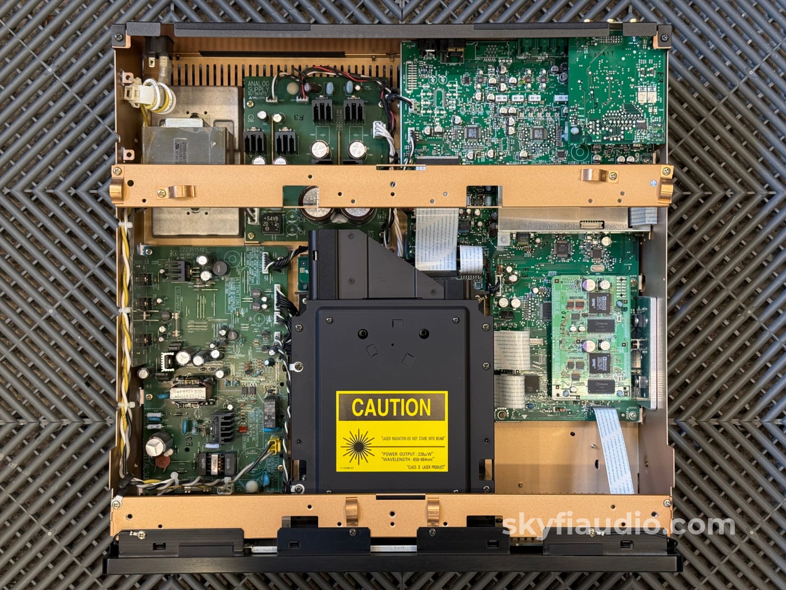 Denon DVD-5900 SACD/HDCD/DVD Player CD + Digital