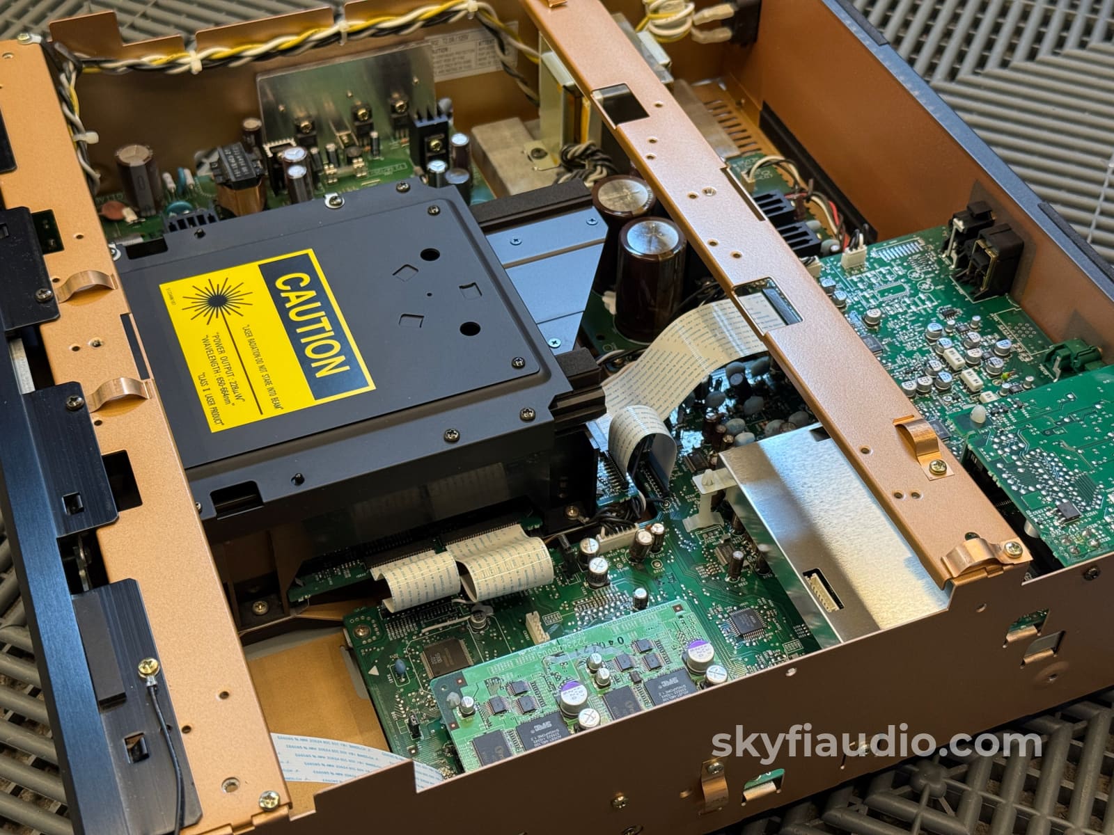 Denon DVD-5900 SACD/HDCD/DVD Player CD + Digital