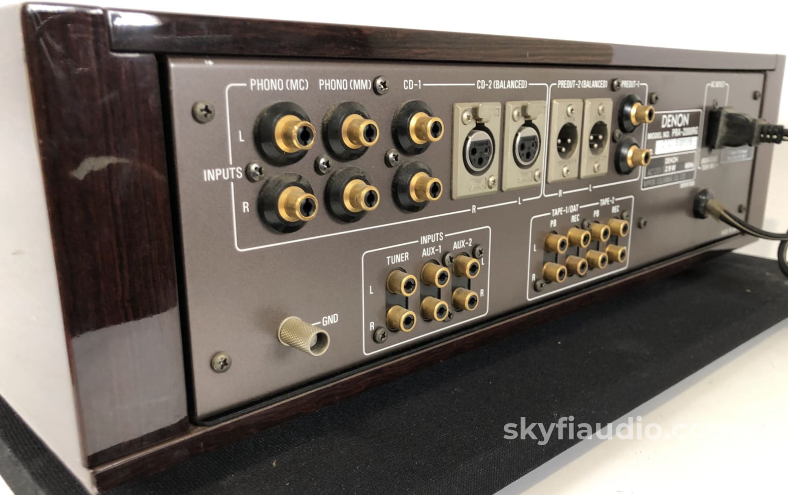 Denon Pra-2000Rg - Reference Gold Limited Edition Preamp With Phono Rare Preamplifier