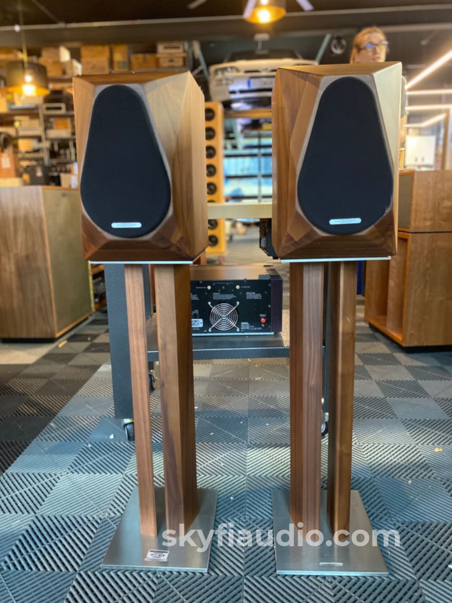Diapason Adamantes V Speakers With Stands - Hand Crafted In Italy