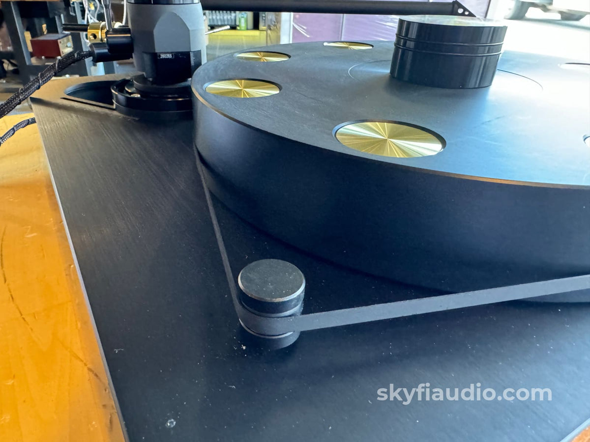Feickert Woodpecker Turntable With Kuzma Arm Power Supply And New Sumiko Celebration 40 Mc Cartridge