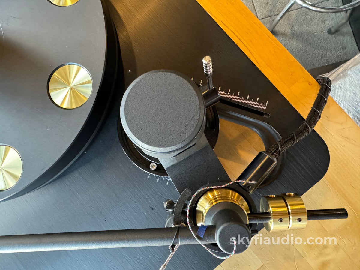 Feickert Woodpecker Turntable With Kuzma Arm Power Supply And New Sumiko Celebration 40 Mc Cartridge